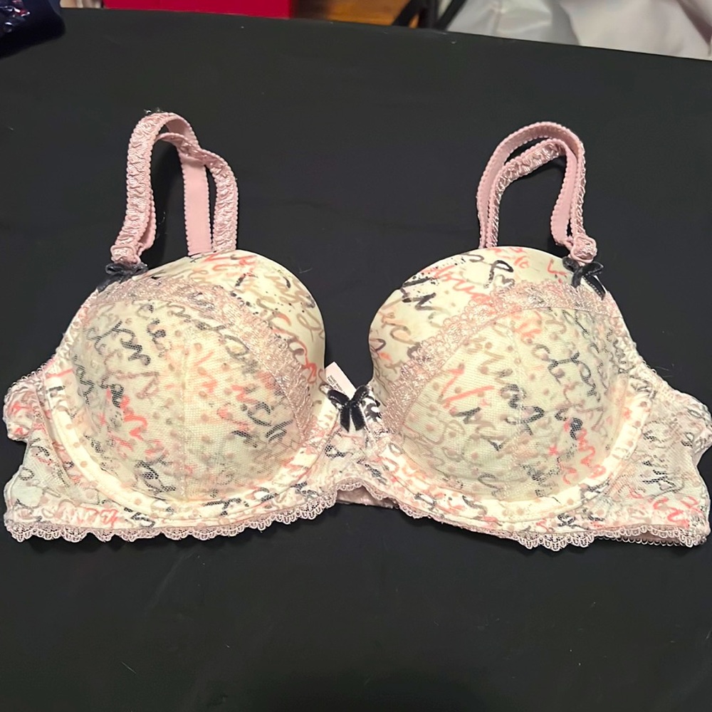 Victoria’s Secret lightly lined Demi bra size 34B